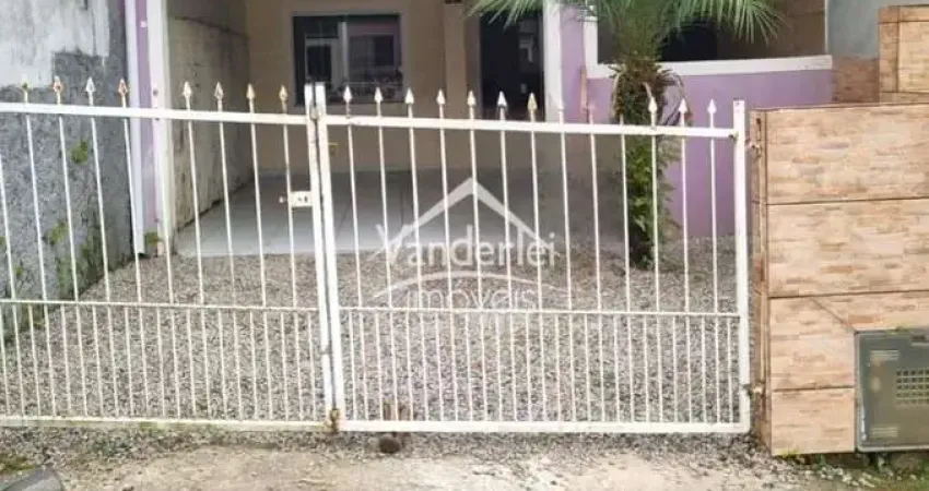Casa com 02 quartos no loteamento Jardins em Palhoça - SC