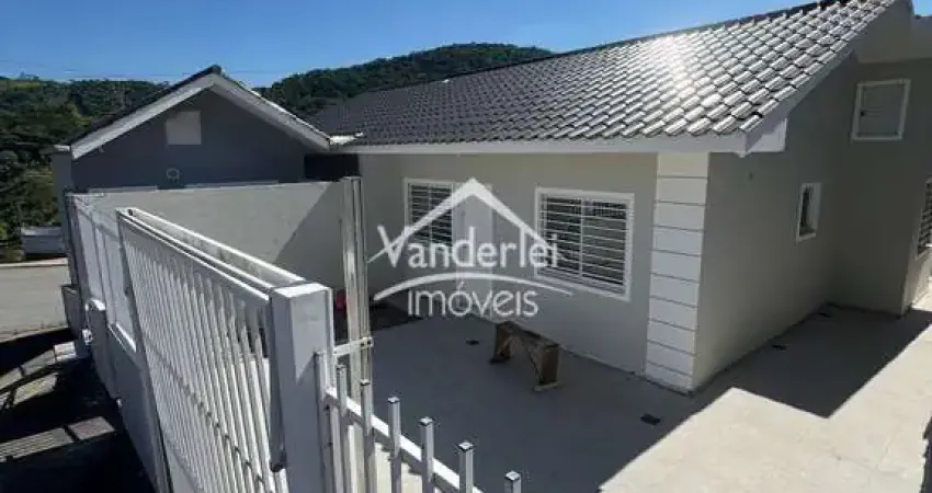 Casa no Jardins no bairro Bela Vista em Palhoça - SC