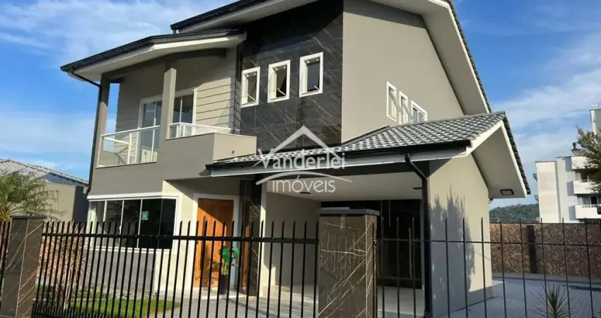 Casa Duplex  com 03 quartos, sendo 01 suíte no bairro São Sebastião em Palhoça - SC