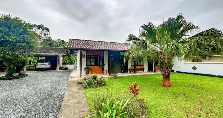 Vendo Ampla Casa Semi Mobiliada, 03 Quartos - Bairro Itoupava Central
