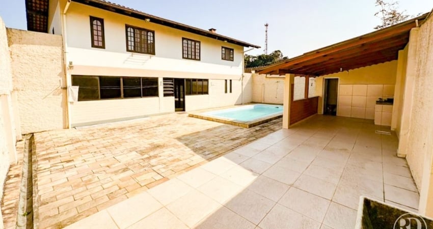 Vendo Ampla Casa 03 Quartos e Piscina, Bairro Salto do Norte