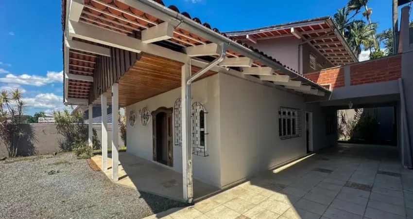Alugo Excelente Casa Comercial, 04 Quartos - Bairro Itoupava Seca