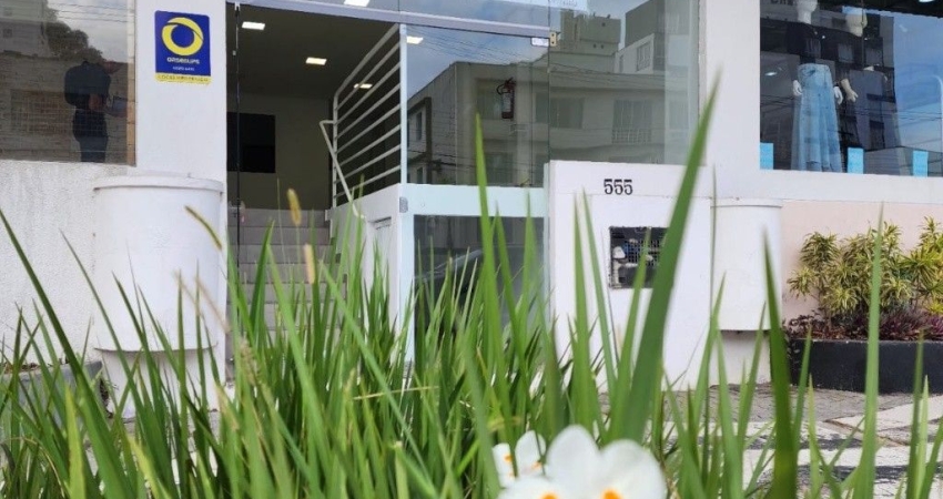 Ampla Sala Comercial de 280m² em Galeria Privilegiada - Antônio da Veiga - Blumenau