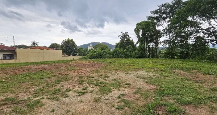 Vendo Terreno Plano Área Total de 1.846 m², Bairro Valparaiso - Blumenau