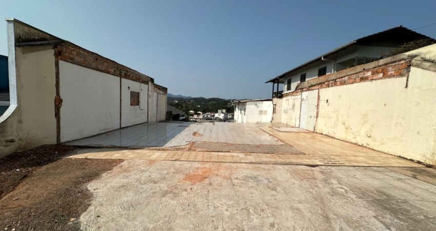 Vendo Terreno com 330m², Bairro Salto do Norte - Blumenau