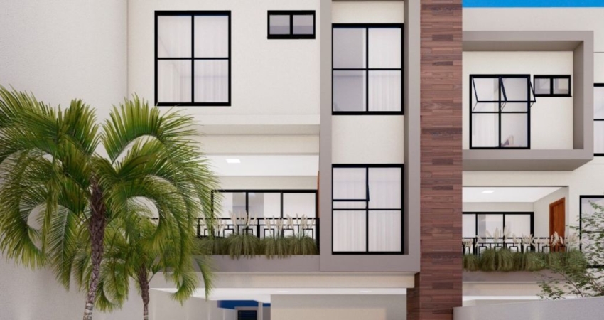 Vendo Sobrado Triplex com 3 Suítes, Bairro Escola Agrícola