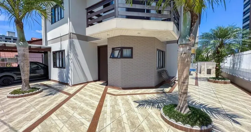 Vendo Lindíssima Casa Com Piscina, Mobiliada e Equipada - Indaial/SC