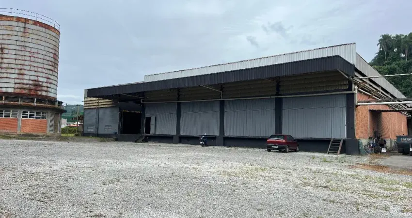 Alugo Galpão Industrial com 2500m², Bairro Bela Vista - Gaspar