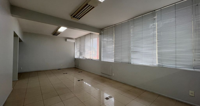 Alugo Ótima Sala Comercial, 74m² - Centro da Cidade