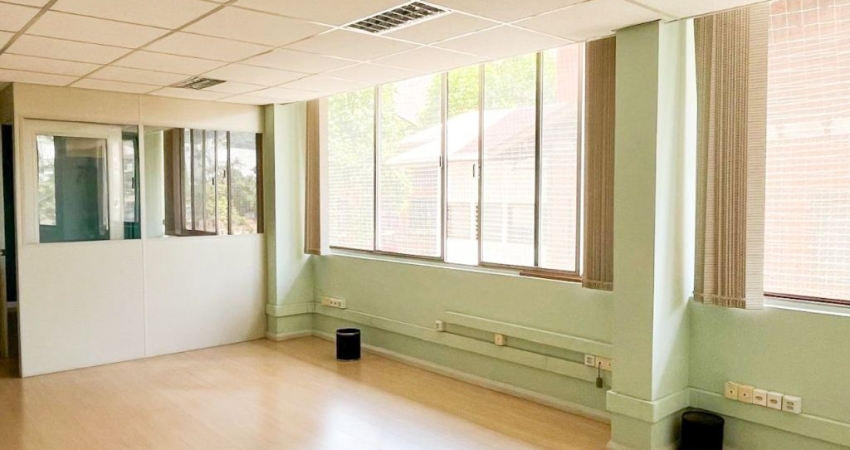 Alugo Ampla Sala Comercial com 08 Salas - Centro de Blumenau