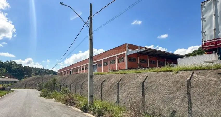 Alugo Galpão com 1000m², Bairro Gasparinho - Gaspar