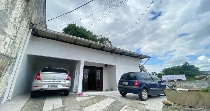 Casa semi mobiliada para locação no bairro Itoupava Norte.