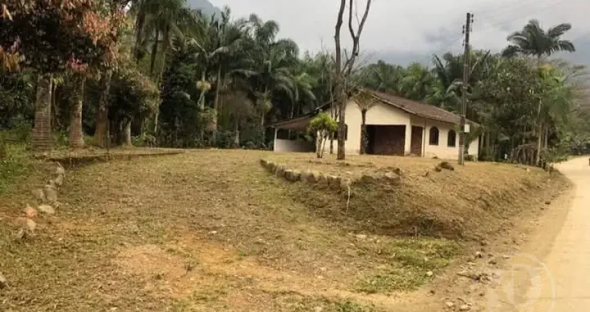 Sítio á venda em schroeder - casa de alvenaria e terreno com riacho!
