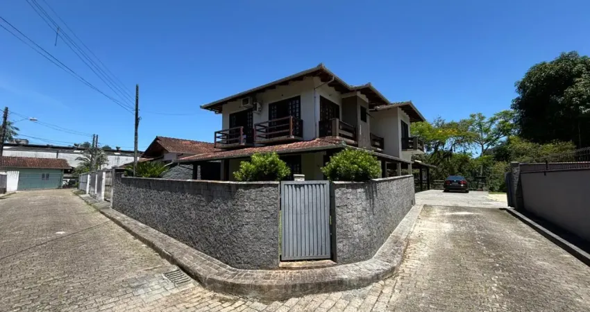 Casa semi mobiliada para locação no bairro ponta aguda blumenau