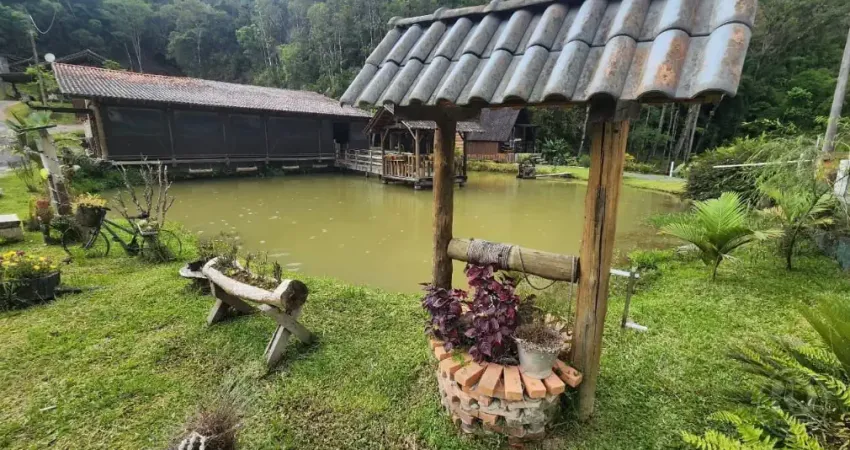 Restaurante rústico com chalé e lagoa em doutor pedrinho - oportunidade única em área turística!