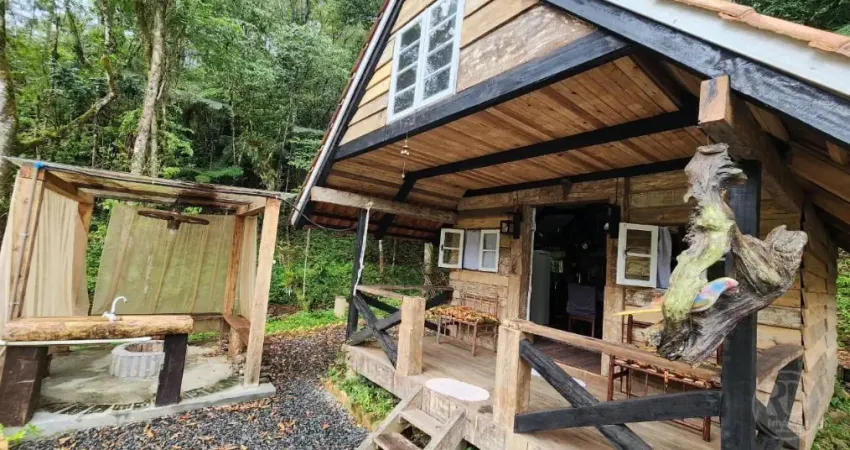 Vendo sitio em condomínio com 2 chalés rústicos em doutor pedrinho