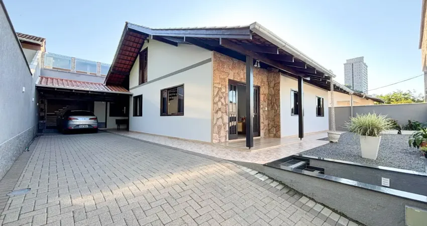 Vendo casa com piscina, 04 quartos - bairro velha em blumenau