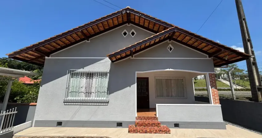 Casa mobiliada para locação no bairro itoupava central - blumenau/sc