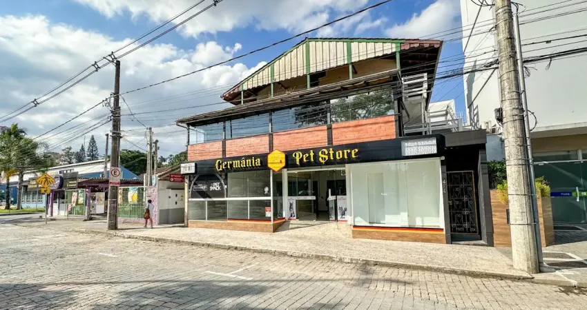 Sala comercial com 245m² em frente ao parque ramiro ruediger