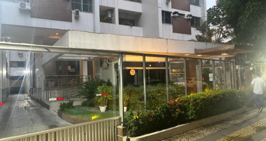 Apartamento com 4 quartos para alugar na Avenida Governador José Malcher, 960, Nazaré, Belém