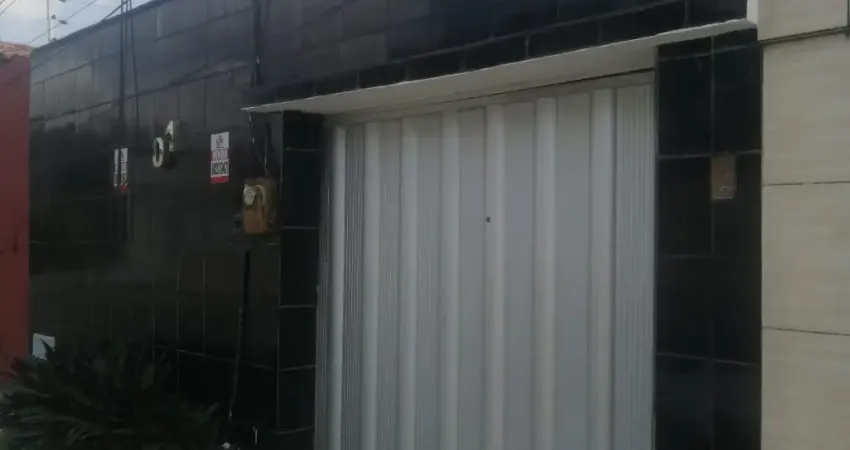 Casa com 3 quartos à venda na Rua Fagundes Varela, 817, Itaperi, Fortaleza
