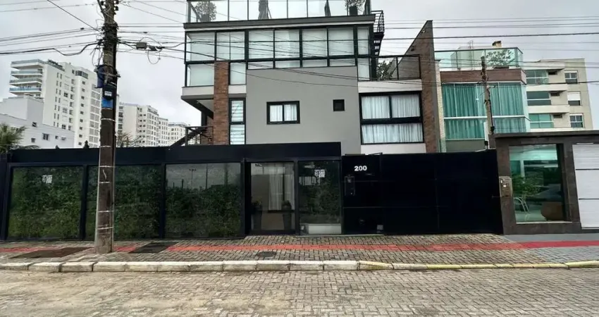 Casa com 3 quartos para alugar na Renato Melin Cunha, 200, Praia Brava, Itajaí