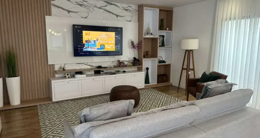 Casa com 3 quartos para alugar na Rua Anita Garibaldi, 438, Centro, Itajaí