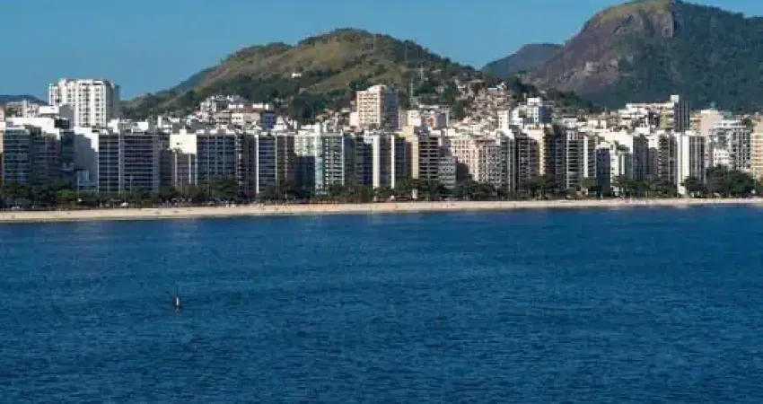Mude Já !!! Icaraí RJ 2ª Quadra Mar Desocupado e Mobiliado.