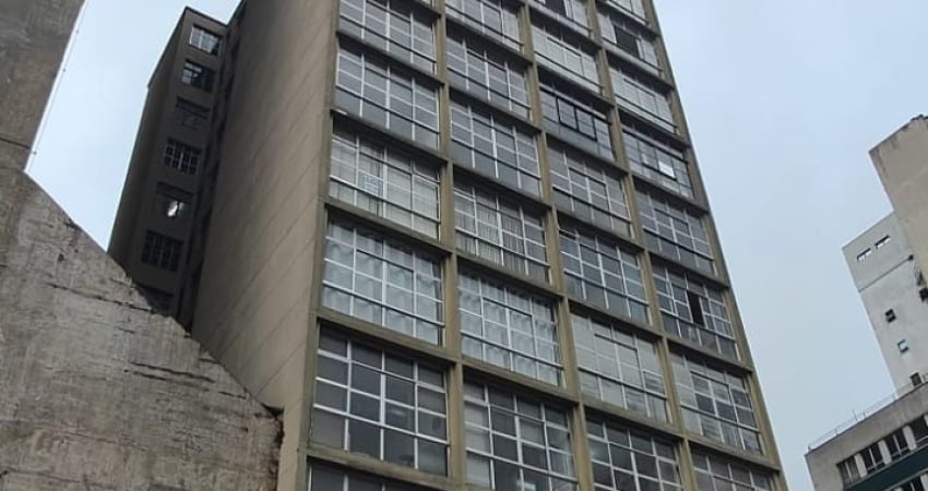 Desocupada. No Coração do Centro de Curitiba Ao Lado do Marco Zero