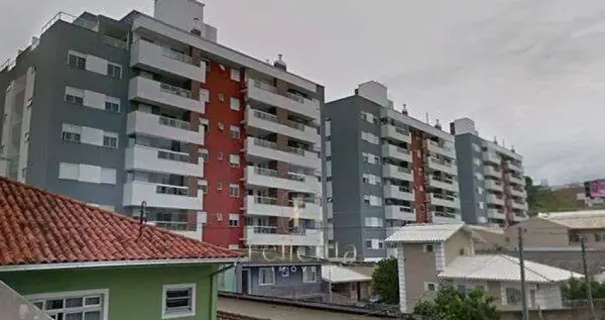 Apartamento em Praia Comprida, São José/SC