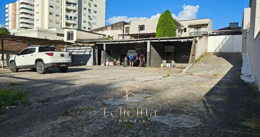 Terreno a venda no bairro Estreito Em Florianópolis/SC