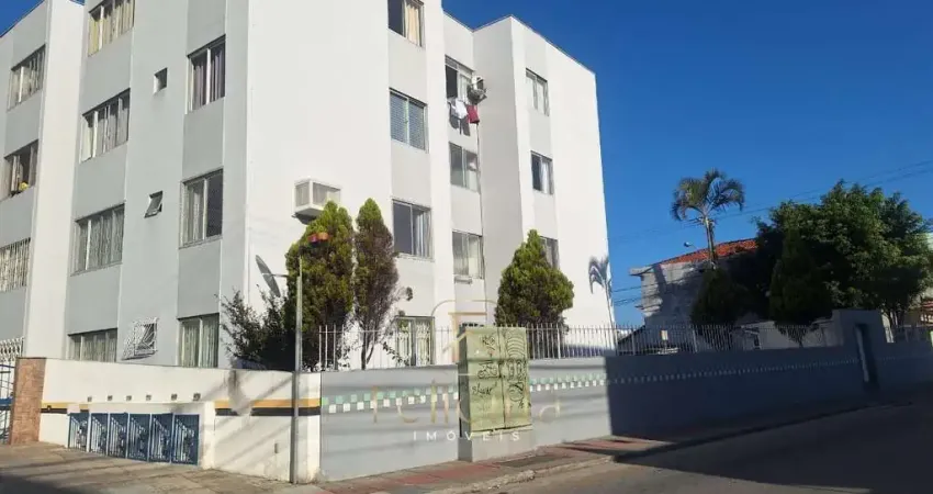 Apartamento com 02 dormitórios na Praia Comprida, em São José/SC