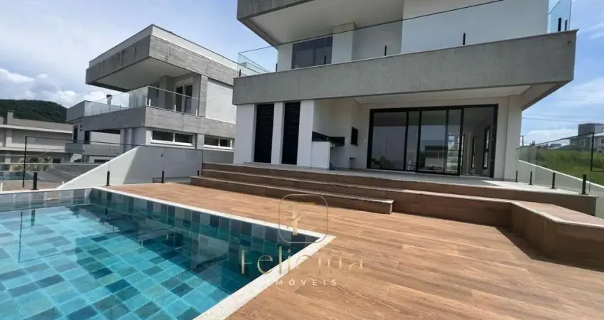Casa com 03 suítes, 296m², à venda, no bairro Pedra branca em Palhoça-SC
