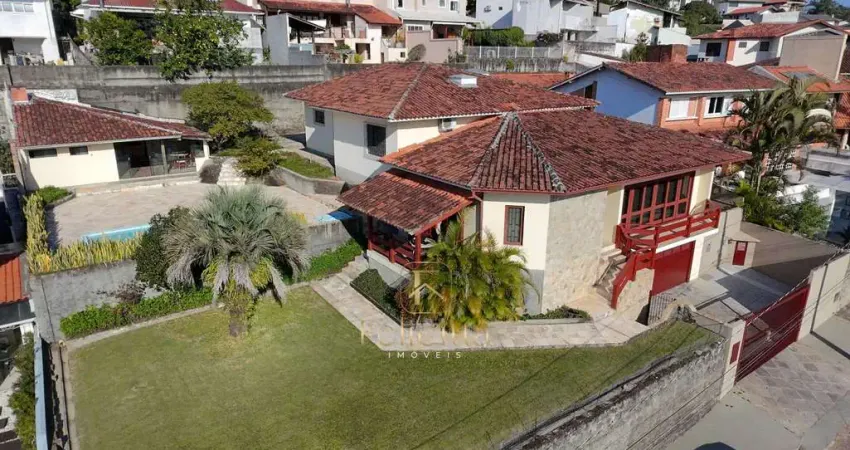 Casa com 4 dormitórios (2 suítes) no bairro abraão – florianópolis/sc