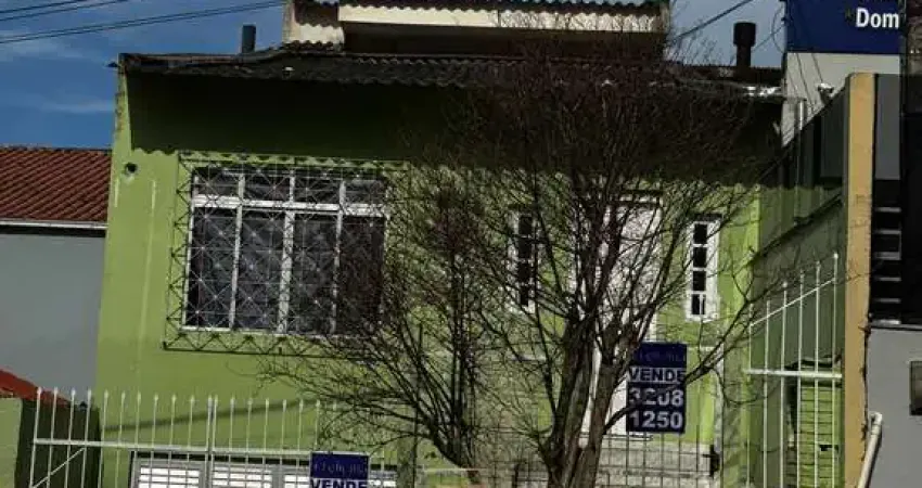 Casa sobrado com 03 dormitórios 02 banheiros em estreito, florianópolis/sc