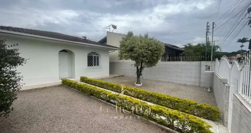 Casa térrea com 03 dormitórios no bairro jardim cidade em são josé/sc