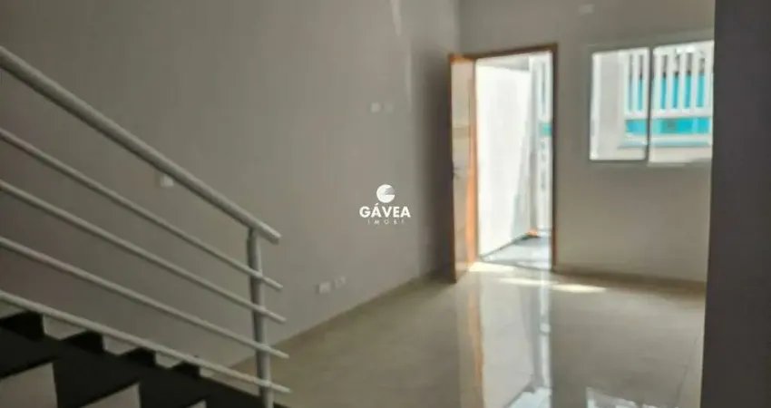 Casa triplex com 3 dormitórios no bairro da aviação em praia grande