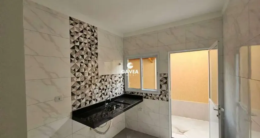 Sobrado em village com 02 dormitórios na vila real na praia grande