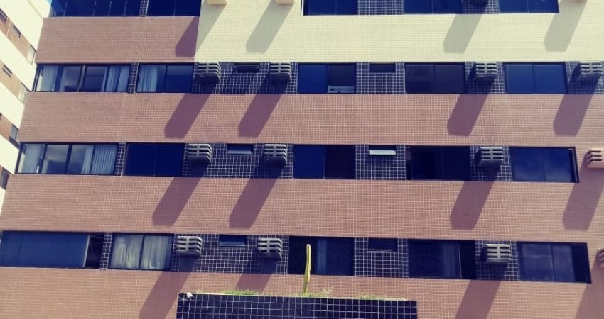 Alugo Apartamento com 04 quartos Mobiliado no Bairro Jatiuca