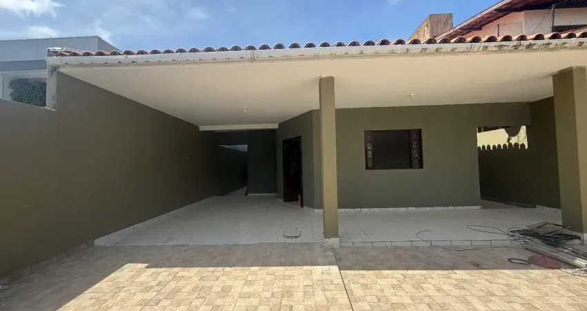 Alugo aconchegante casa  com 3/4 em condomínio fechado no feitosa