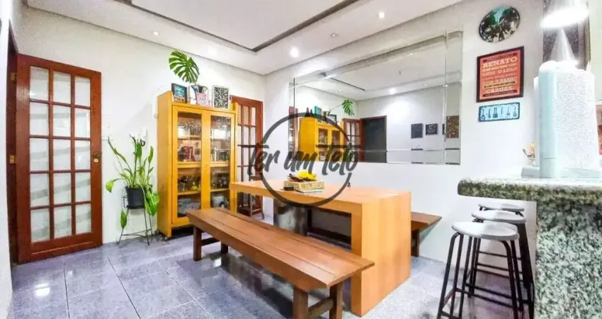 Casa ampla no Bosque dos Pinheiros com edícula e área gourmet – 3 quartos, sendo 1 suíte!!