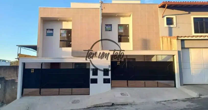 Casa duplex no Nova Era I – 2 quartos (1 suíte com closet) e vaga para 2 carros!!