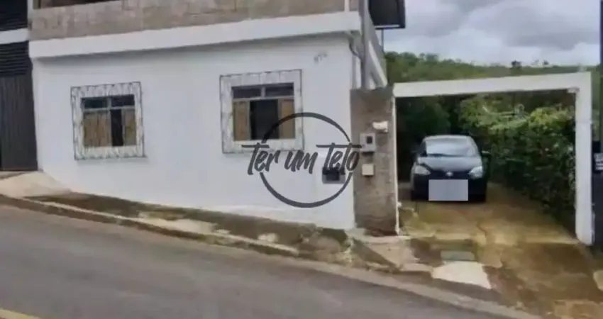 Casa no Retiro – 2 quartos, quintal com árvores frutíferas e terraço!
