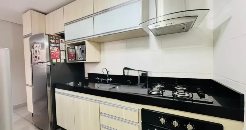 Apartamento com 2 quartos, sacada e vaga coberta no eldorado