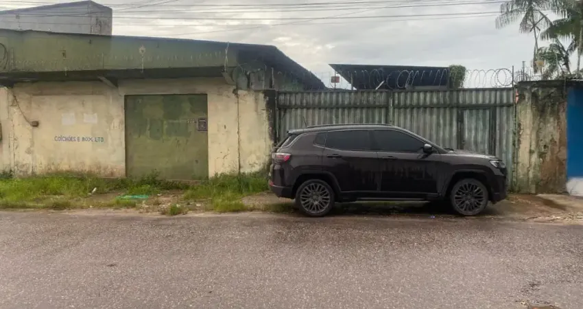 Galpão para fins comerciais e empresariais. Bem localizado