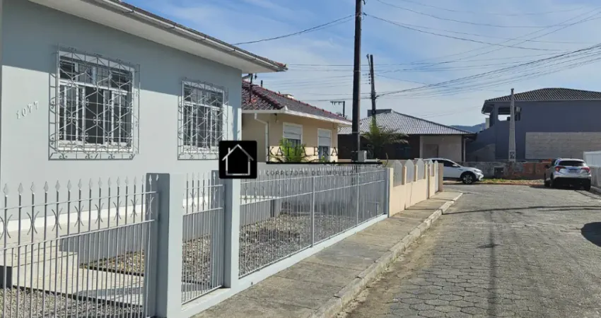 Linda casa a venda na Ponte do Imaruim - Palhoça