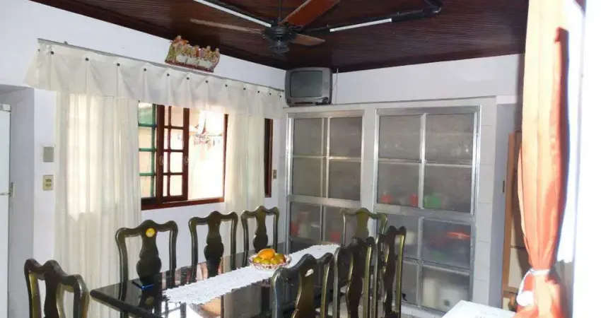 Casa à Venda - Indaiá, Caraguatatuba - 220m2  - 4 Quartos