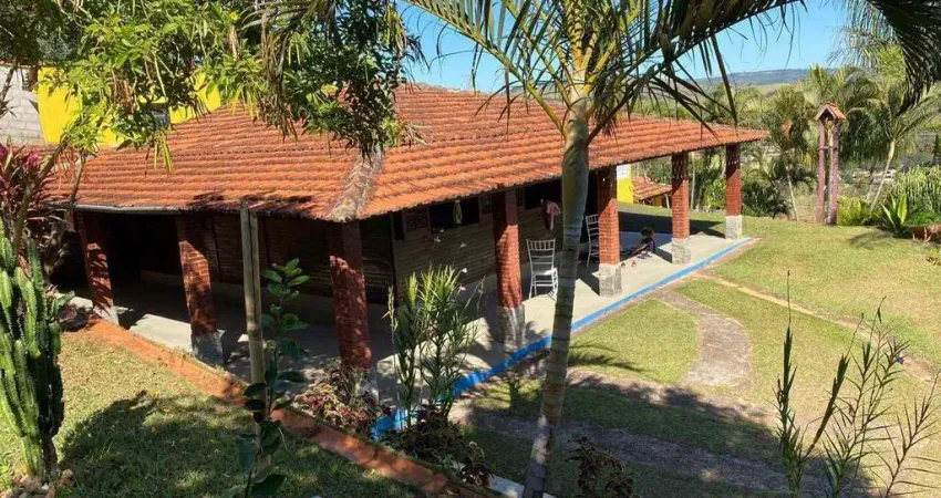 Chácara à Venda - Parque Flamboyant, Amparo - 1.800m2  - 2 Quartos