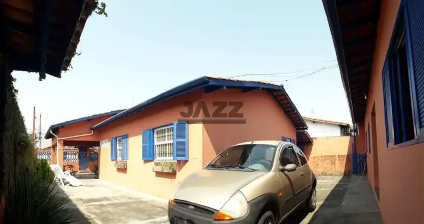 Ampla Casa com 5 Quartos no Indaia a 300m da praia  em Caraguatatuba