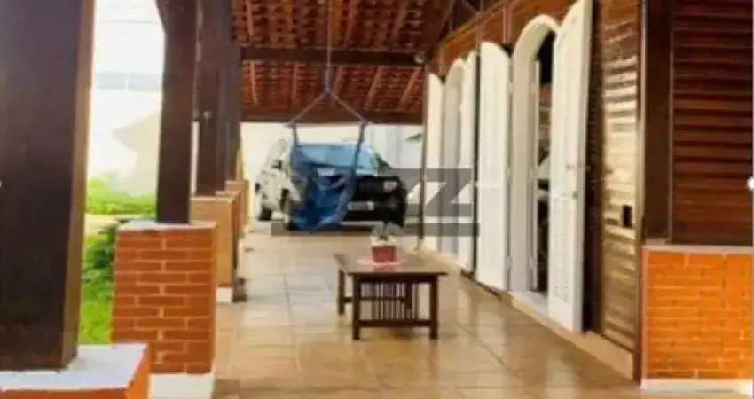 Fantástica casa a 700 m da praia do Indaia em Caraguatatuba